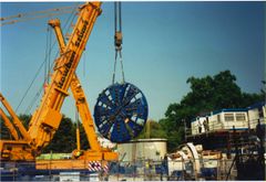 800 ton crane lowering 7M cutting head into the tunnel.